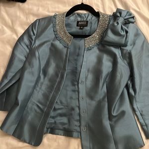 Beautiful beautiful blue (teal) blouse with bow !